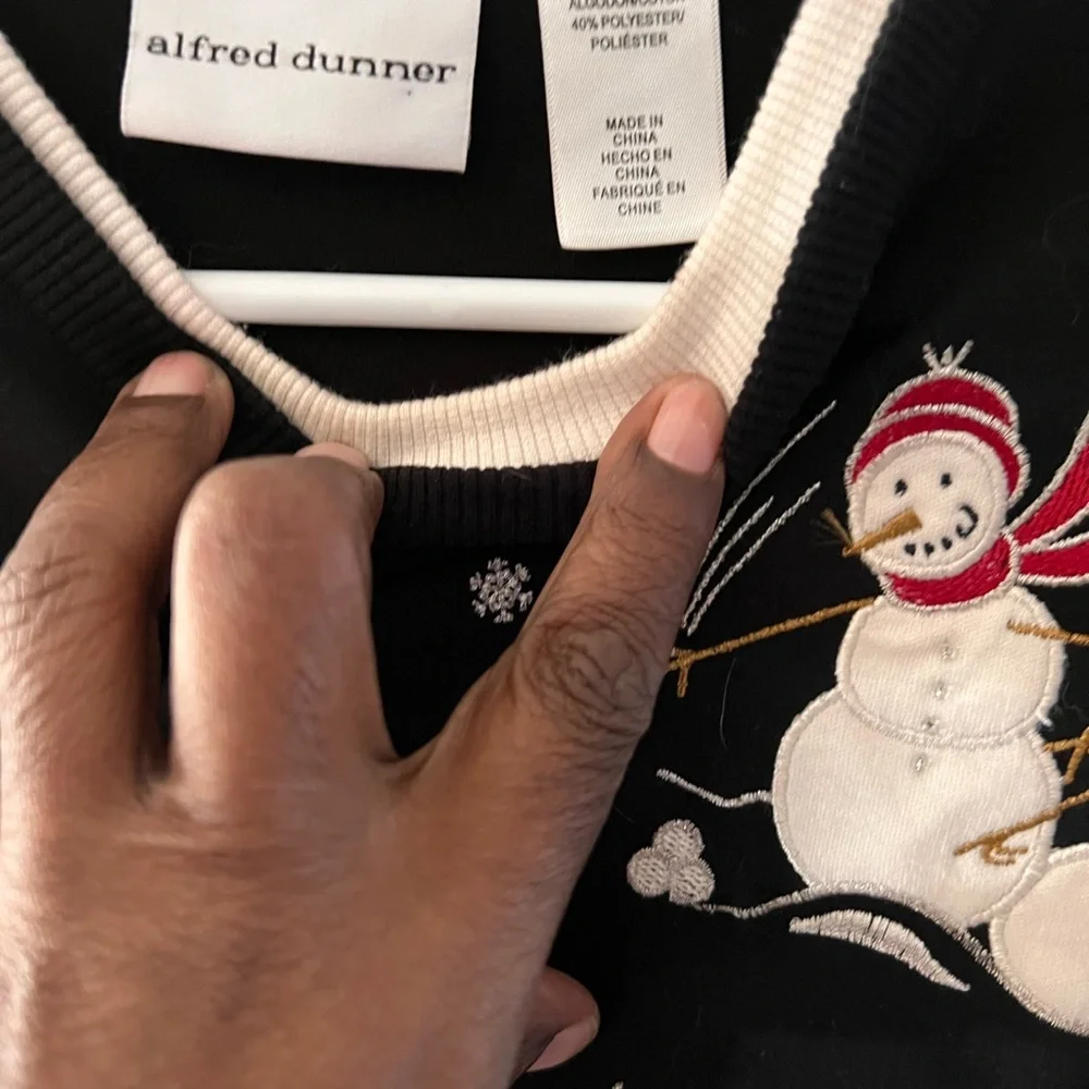 Alfred Dunner Black Sweater with Snowman Design Size S - Picture 2 of 4